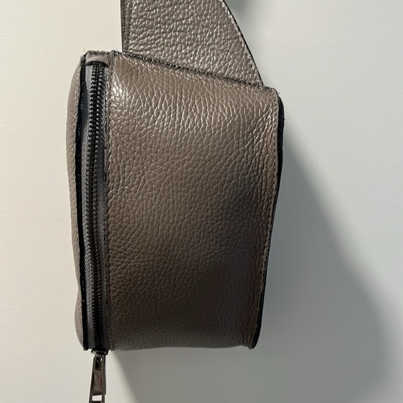 Super Soft Italian Taupe Vera Pelle High End Leather Unisex Crossbody Belt Bag - Picture 1 of 9